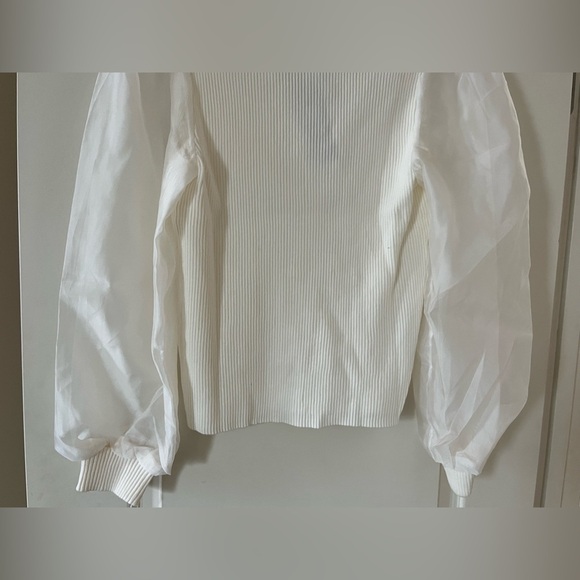 New! Design 365 Designer Brand Elegant White V-Neck Women's Sweater Medium - Picture 4 of 16